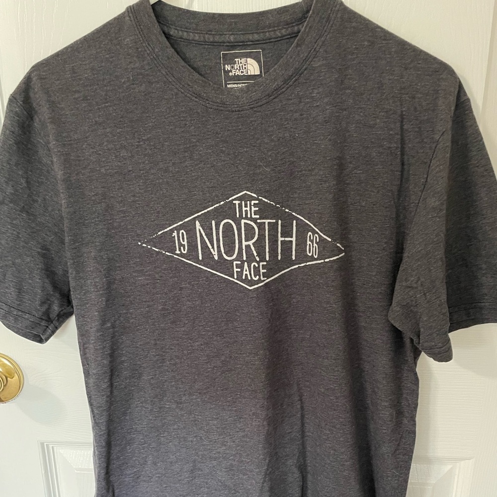 Small Classic Fit Gray Men's Short Sleeved Shirt by The North Face